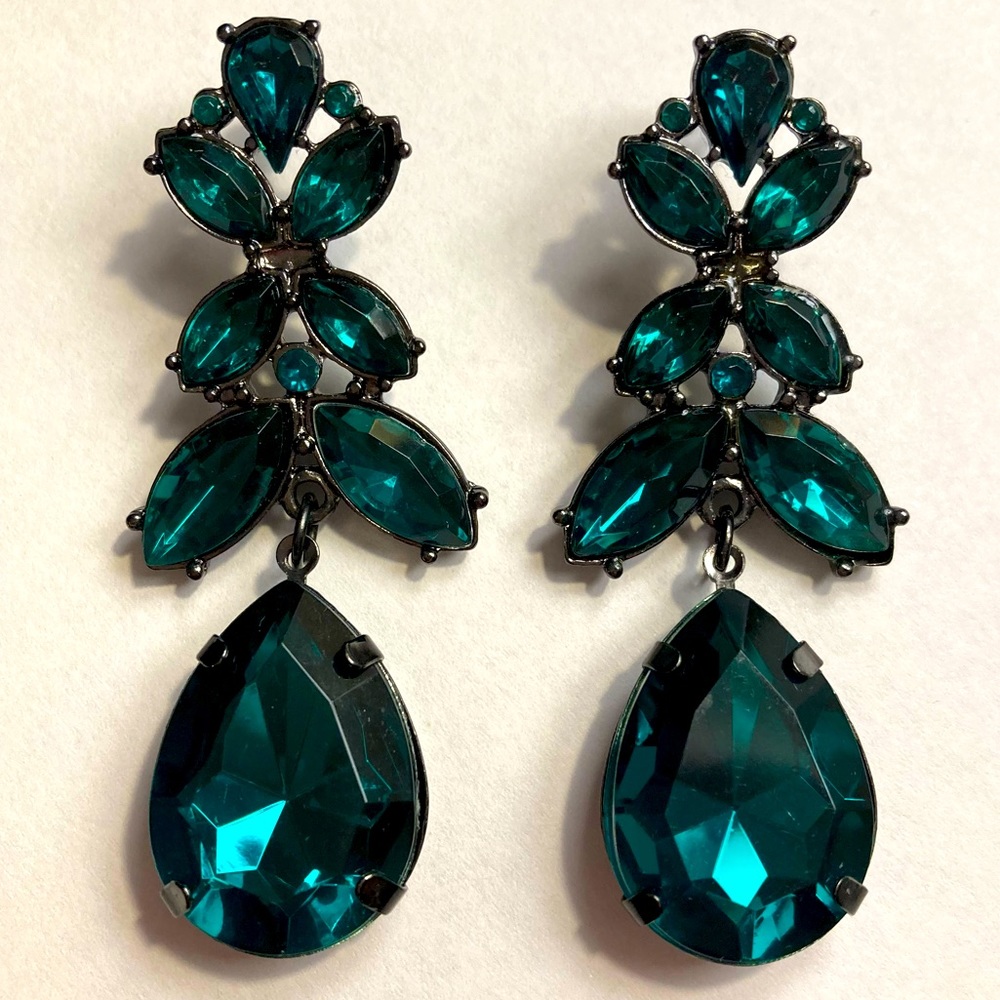 Express Emerald Green Earrings, Express Earrings, Express Jewelry, St. Patrick’s - Picture 1 of 11